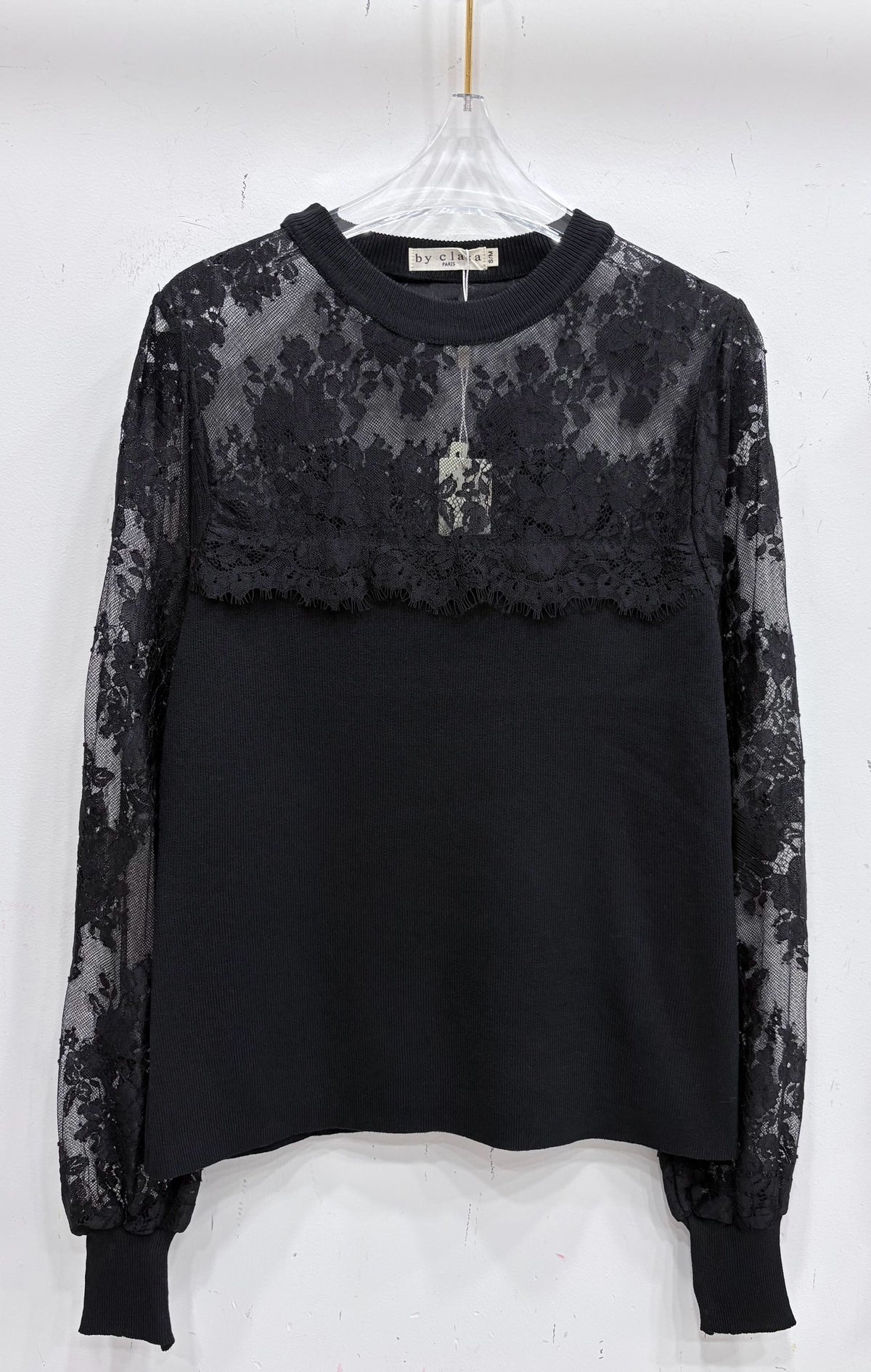 Pull maille et dentelle