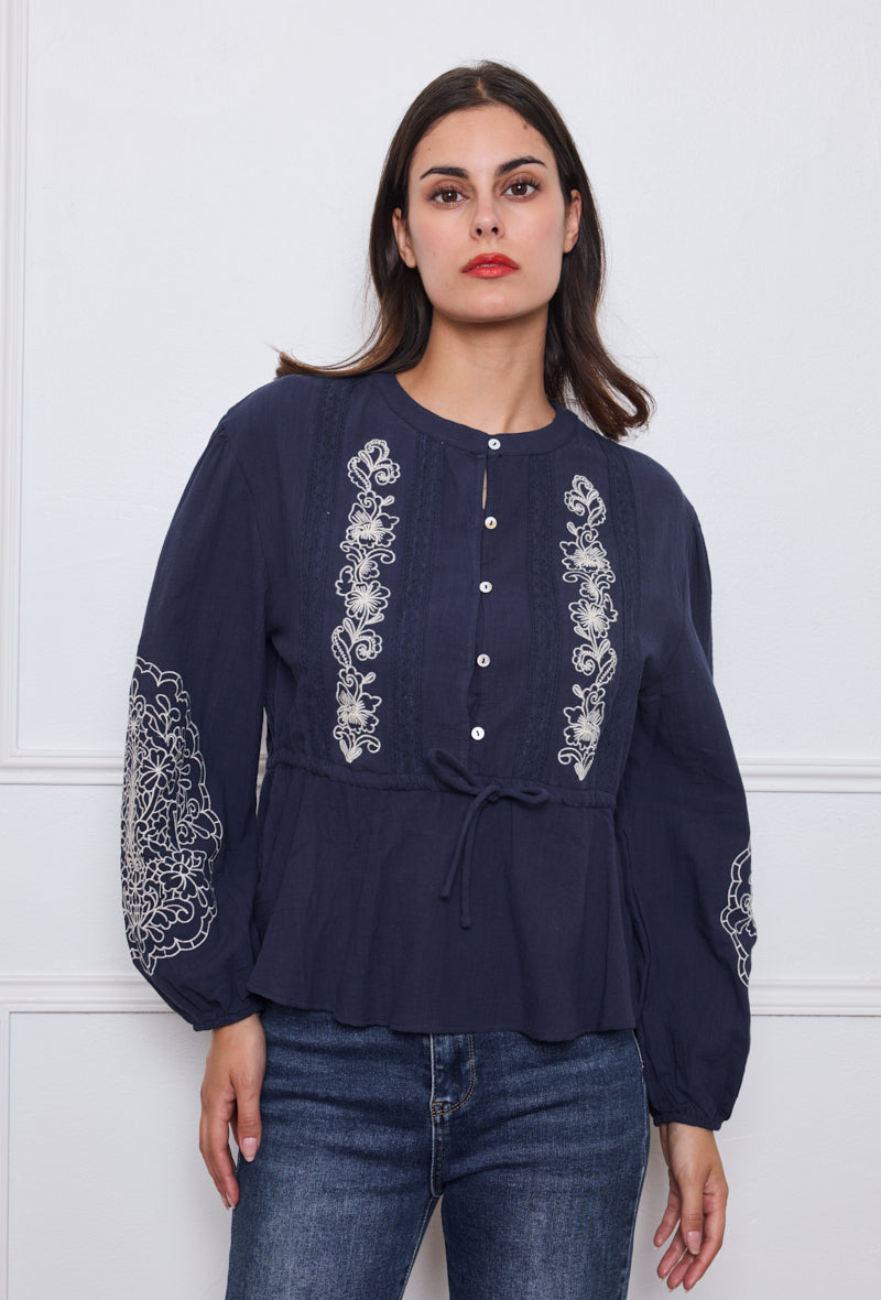 Chemise bohème brodée à taille cintrée