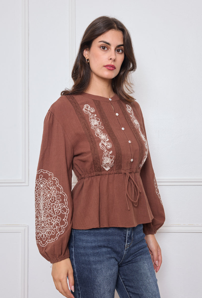 Chemise bohème brodée à taille cintrée