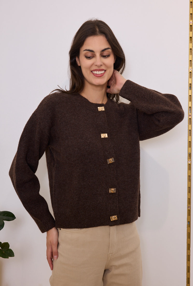 Gilet en maille à boutons dorés