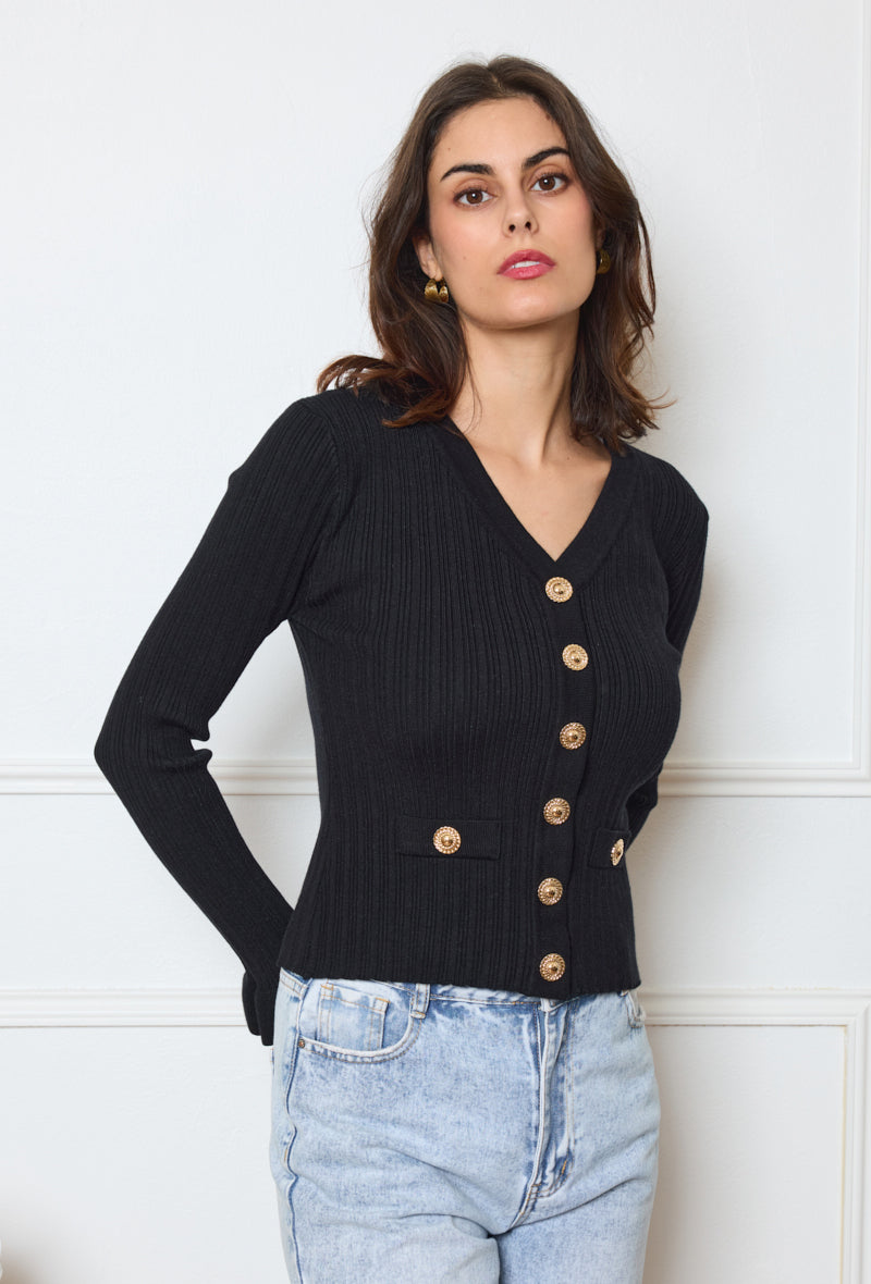 Gilet en maille à boutons dorés