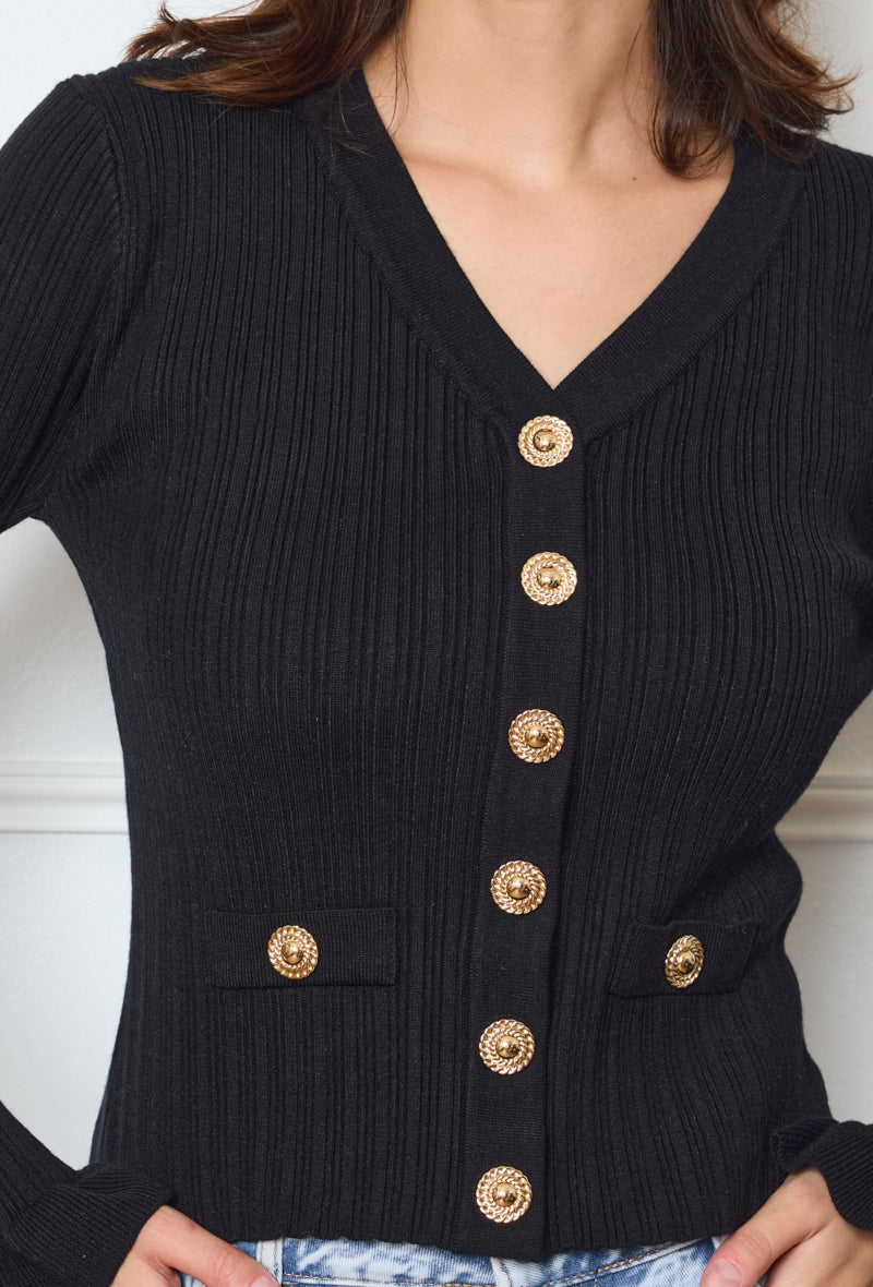 Gilet en maille à boutons dorés