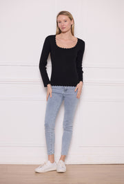 Pull maille col carré dentelle