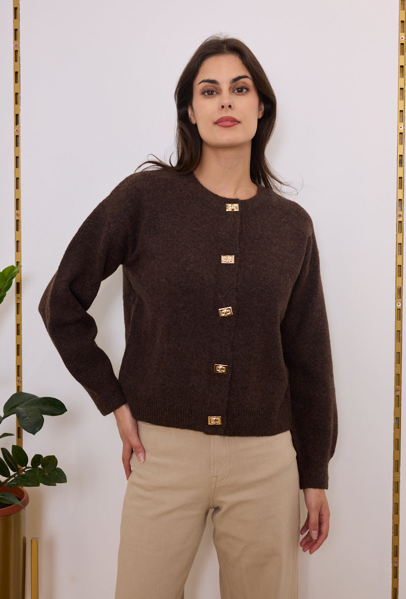 Gilet en maille à boutons dorés