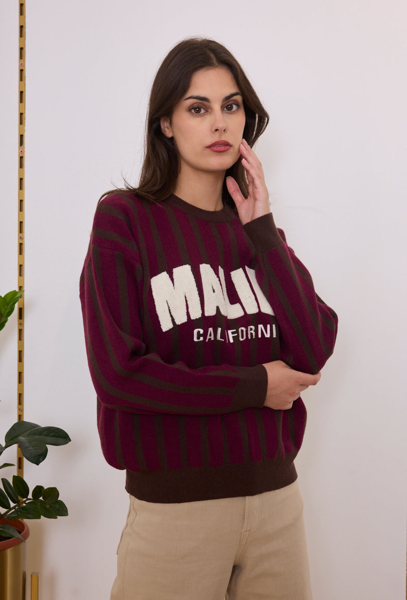 Pull maille rayé inscription bouclette