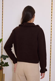 Gilet en maille à col volanté