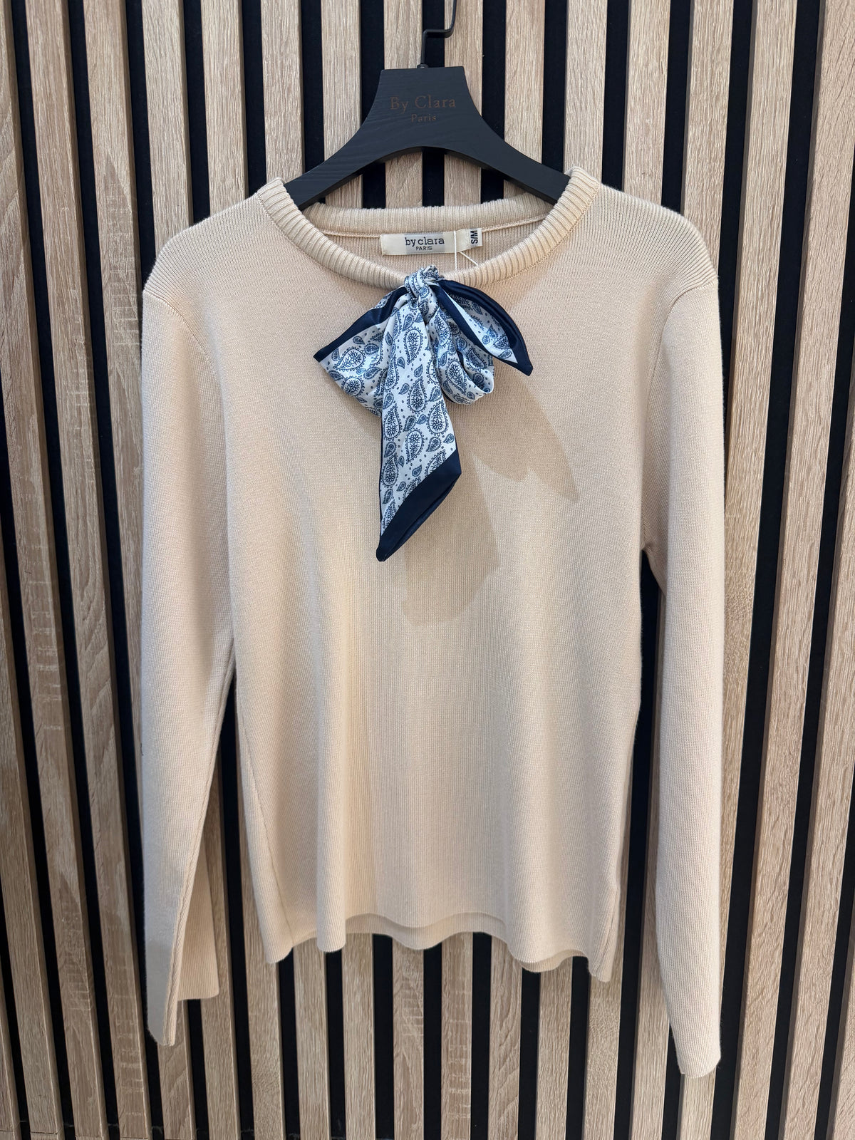 Pull maille nœud satiné