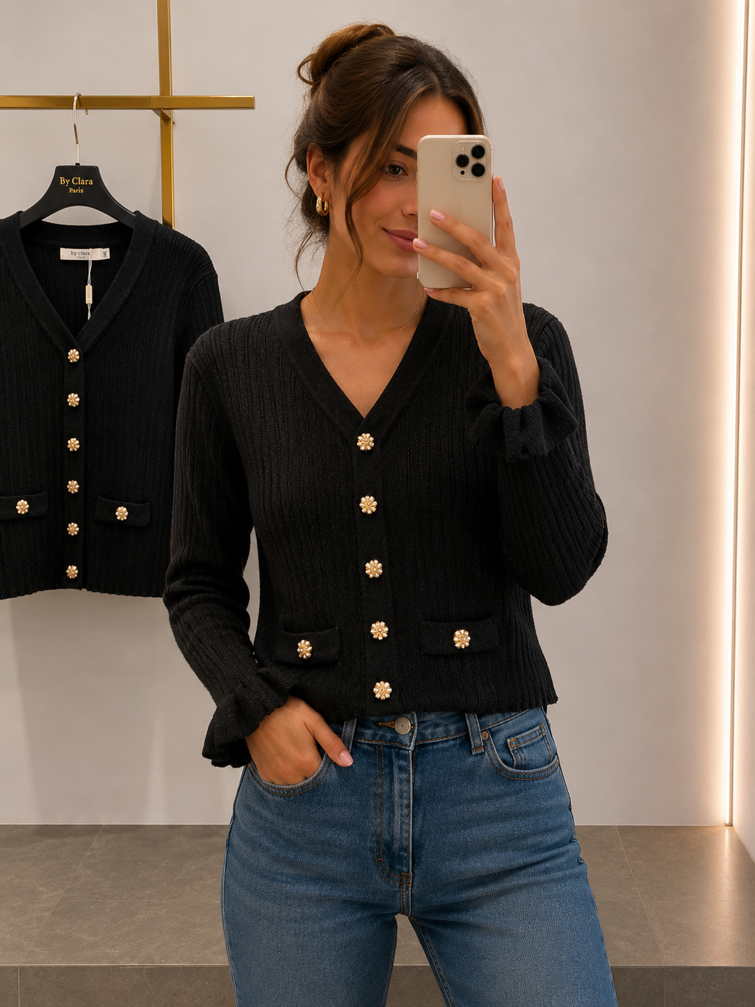 Gilet en maille à boutons dorés