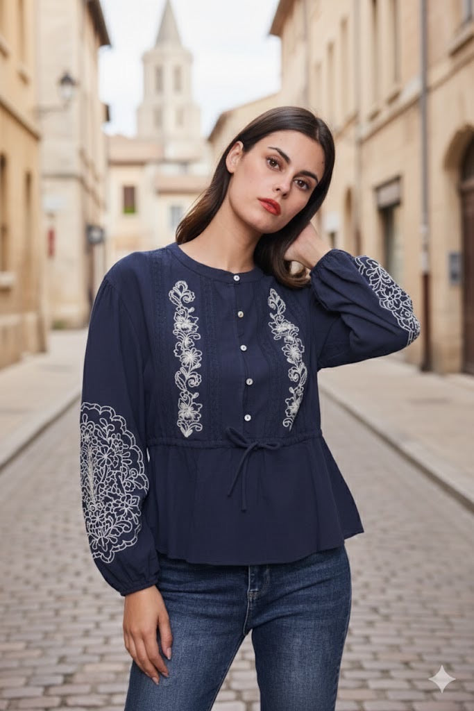 Chemise bohème brodée à taille cintrée