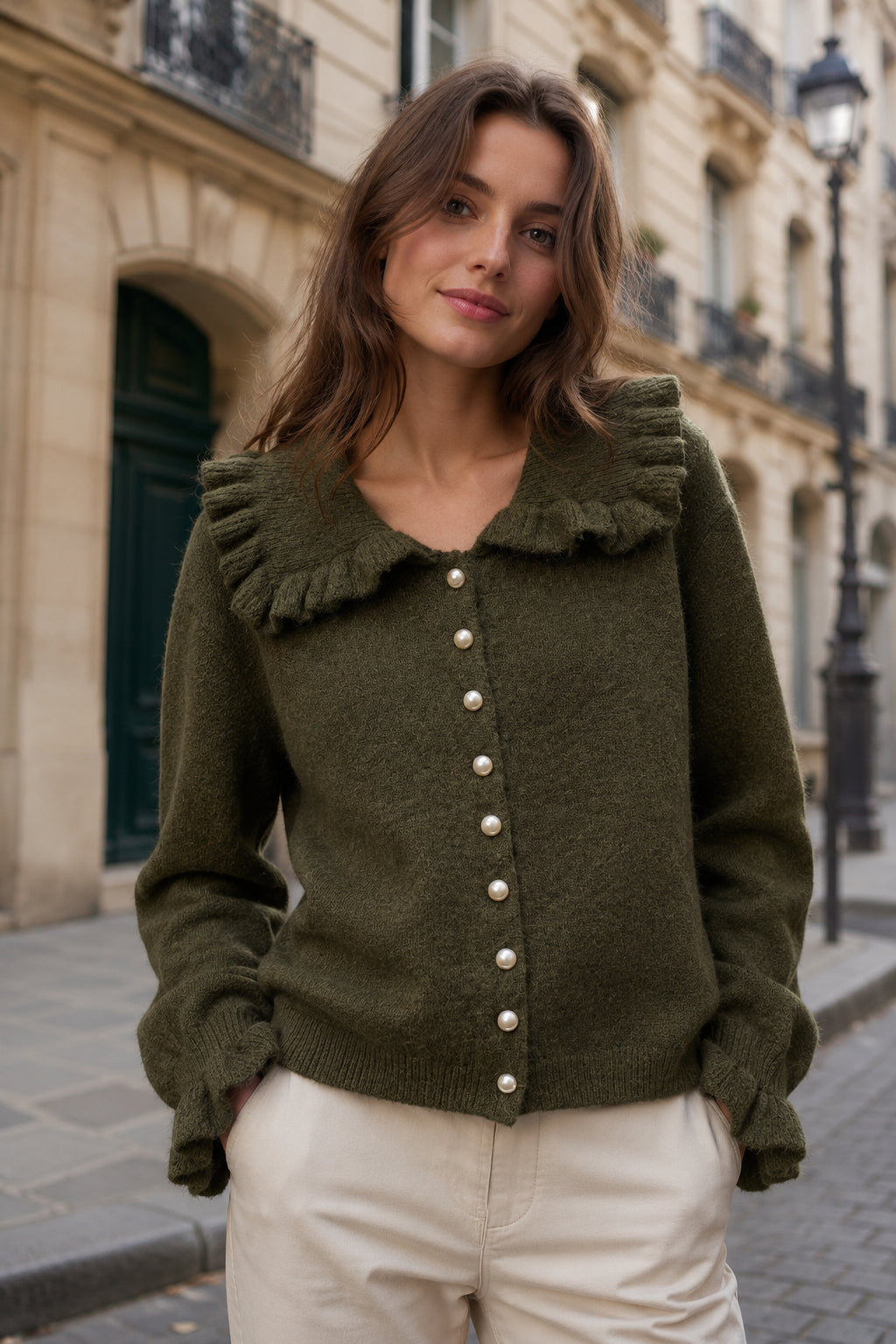 Gilet en maille à col volanté